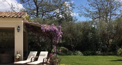 Bastide de 450 m2 climatisée 5min à pied centre historique piscine chauffée