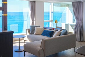 Donsdekens, een gratis minibar, een kluis op de kamer