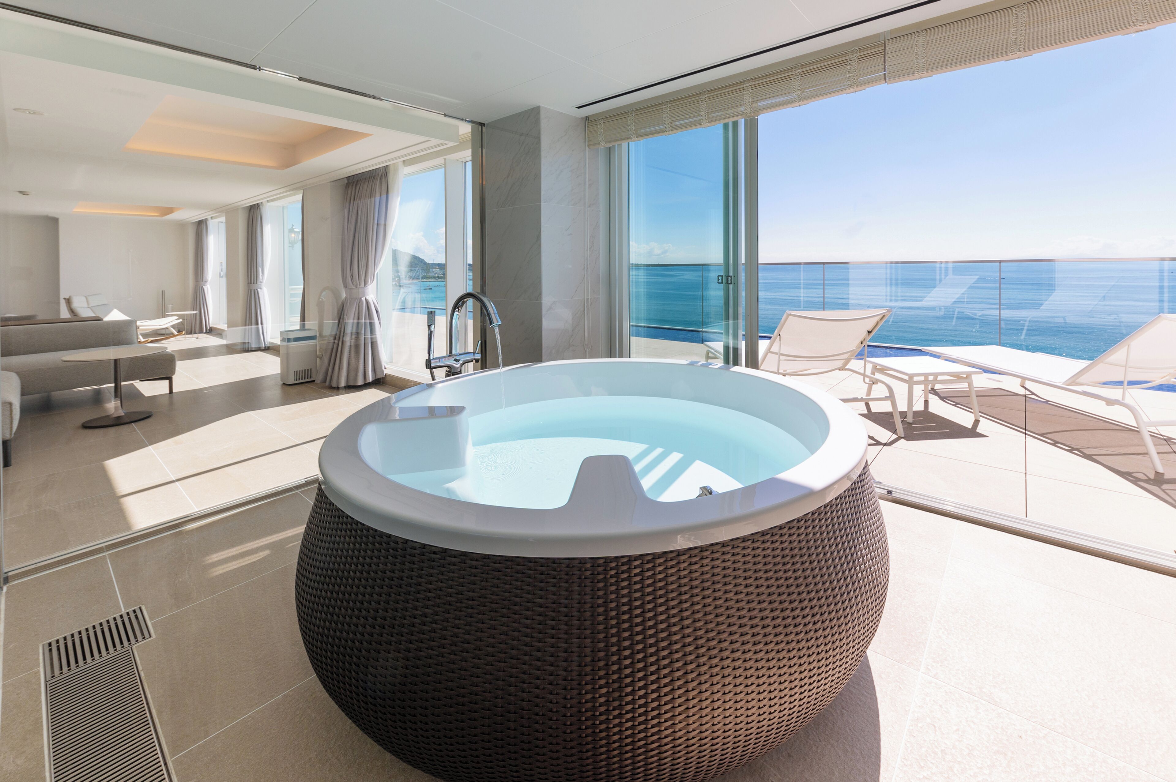 Separate bathtub and shower, rainfall showerhead, free toiletries