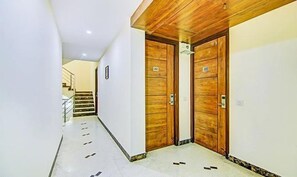 Hallway - FabHotel Vivir III (Noida)