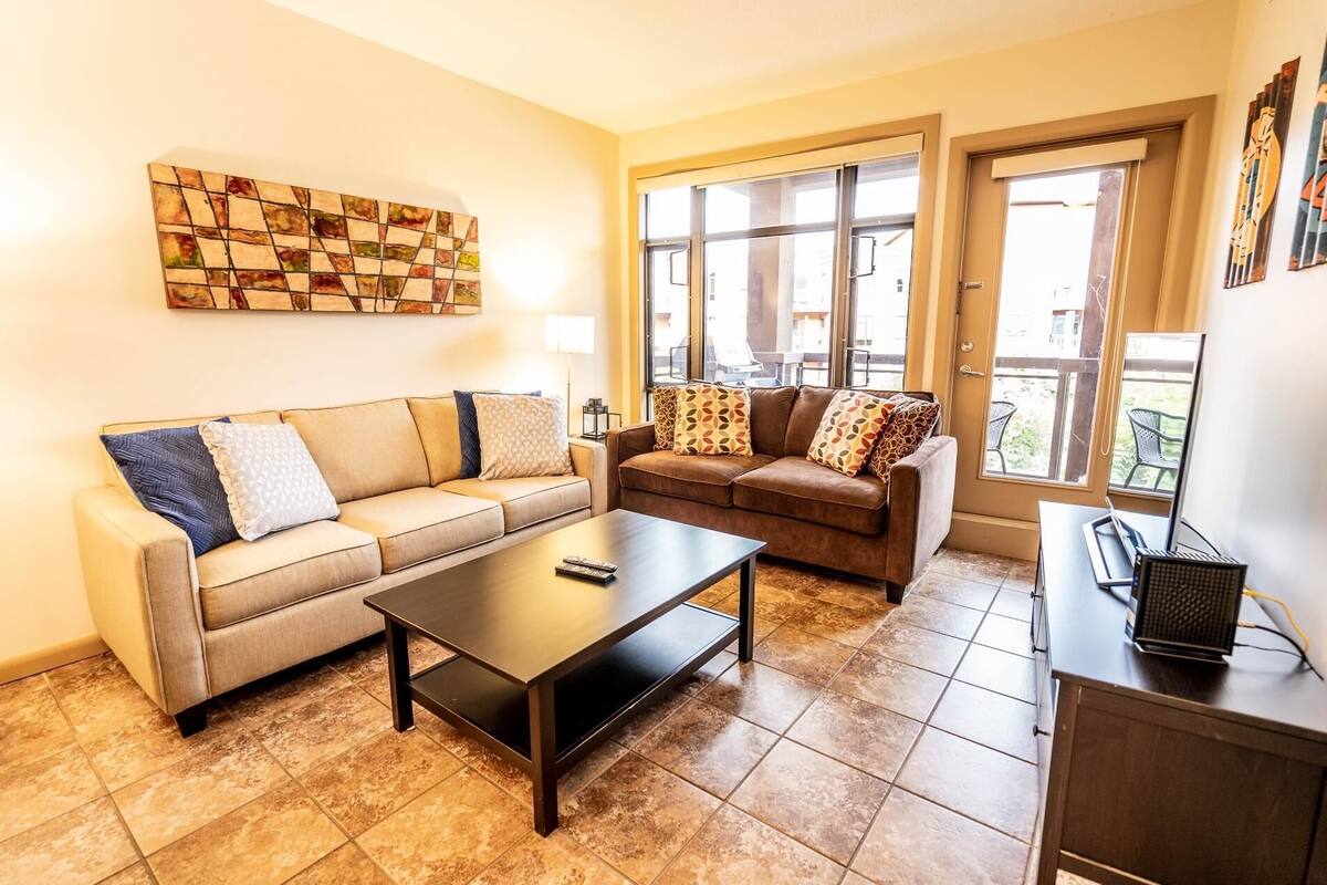 Huoneisto (2 Bedrooms) | Olohuone | Televisio