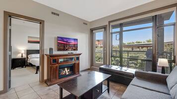 Apartment (2 Bedrooms) | Living area | 1-inch TV with cable channels