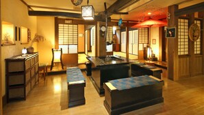 Lobby lounge - Ryokan Yumotoso (Minamioguni)