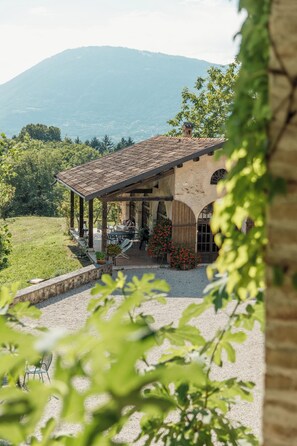Terrace/patio - Telva Alta, country house with tennis in the Dolomites (Feltre)