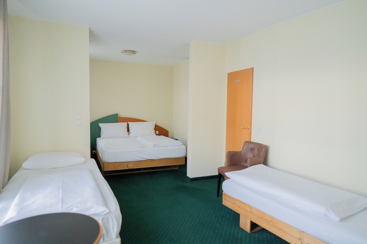 Standard Quadruple Room | Hypo-allergenic bedding available, desk, soundproofing