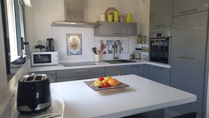 Unclassified image, 2 of 13, button - Ideally located apartment, 200m from Sarail beach, left bank. (Palavas-les-Flots)