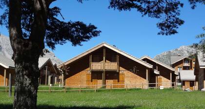 Charming 3-Room Duplex Chalet with Pool Access in Le Hameau du Puy, Superdevoluy