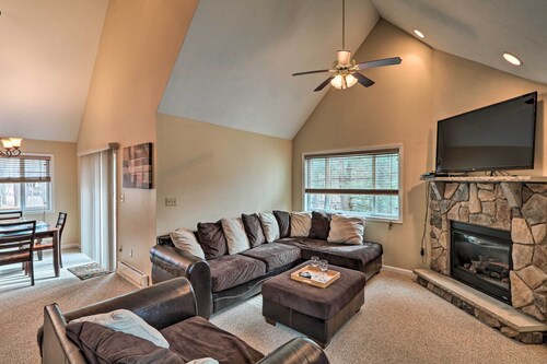 6 Mi to Skiing: Family Poconos Home w Decks!