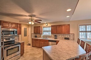 Fridge, microwave, stovetop, dishwasher - 6 Mi to Skiing: Family Poconos Home w Decks! (Albrightsville)