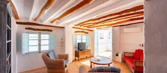 Traditional Spanish casa in the heart of town.