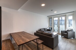 Interior - Dominick Place (Dublin)