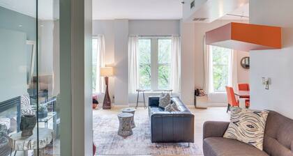 Dtwn Cleveland Loft-Style Condo: Walk to Stadiums!