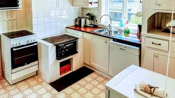 Refrigerador, horno, parrilla de estufa y lavavajillas