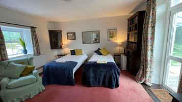 4 sovrum, skrivbord, strykjÀrn/strykbrÀda och resesÀng