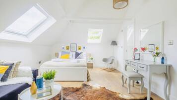 5 habitaciones, caja de seguridad en la habitación y escritorio