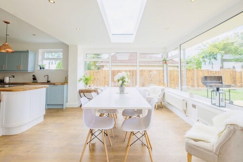 Gorgeous family Chalet, Sleeps 12 Coast & New Forest