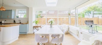 Gorgeous family Chalet, Sleeps 12 Coast & New Forest