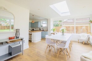 Interior - Gorgeous family Chalet, Sleeps 12 Coast & New Forest (Lymington)