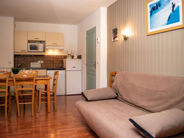 TV - 3-room apartment for 6 people, mountain view, pets allowed (Le Dévoluy)