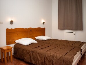 Room - 3-Room Apartment, 6 People, Pets Allowed, Parking (Le Dévoluy)