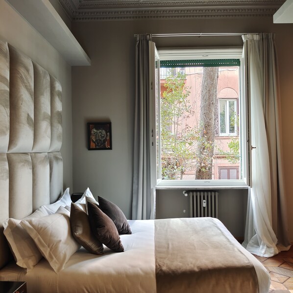 Deluxe Double Room | Minibar, in-room safe, blackout drapes, free WiFi - Ada Home (Rome)