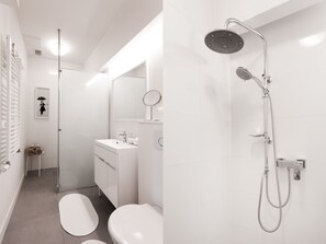 Dusche, Haartrockner, Handtücher, Seife
