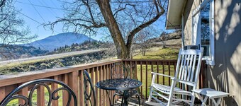 Cottage with Fire Pit + Deck on The Klamath River!