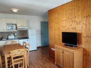 Kühlschrank, Mikrowelle, Geschirrspüler