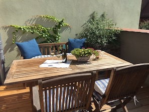 패밀리 아파트, 침실 1개 | 정원 전망