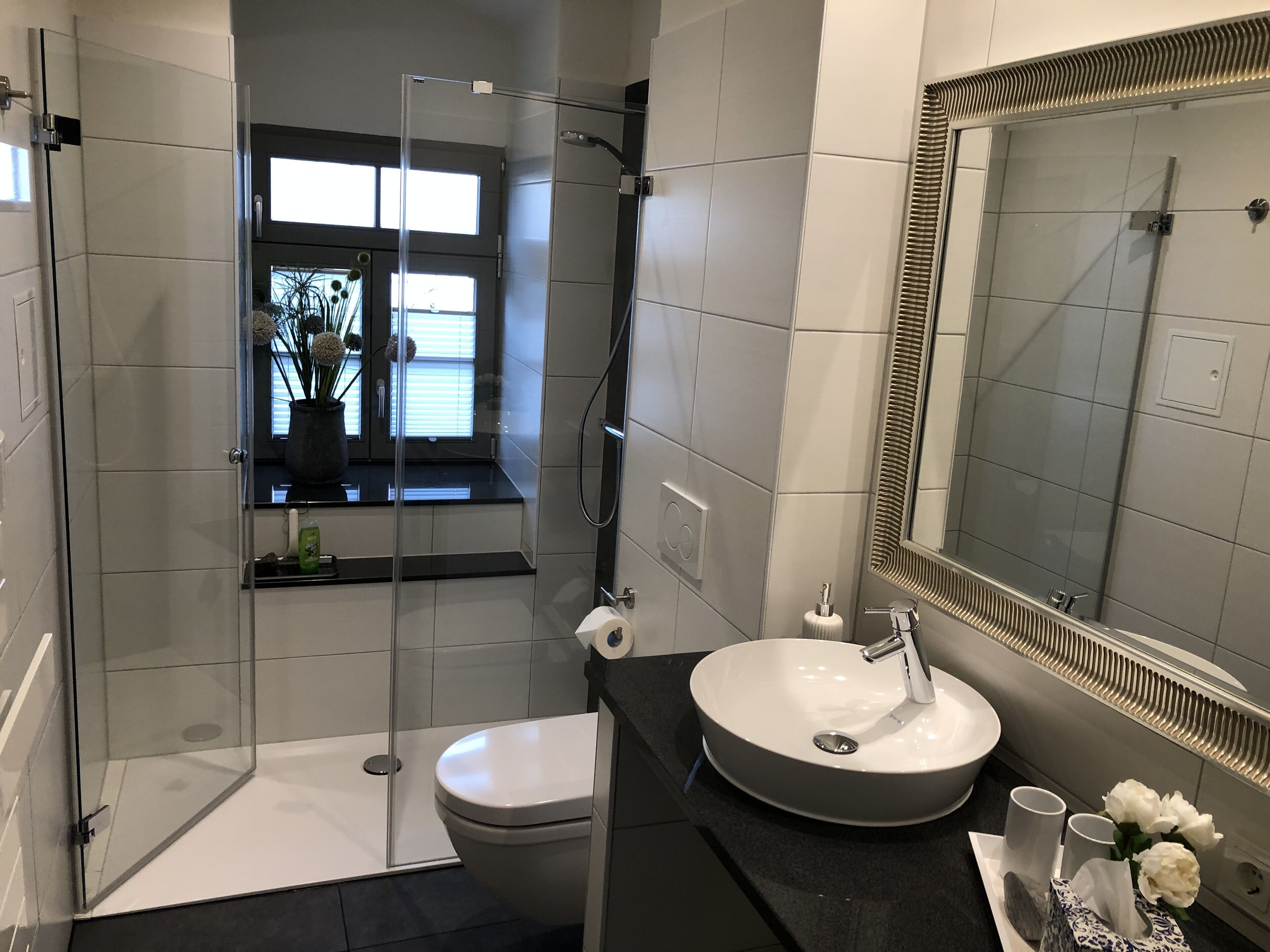 Comfort Apartment | Bathroom | Hair dryer, towels, soap, shampoo