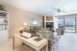 Smart TV, DVD player - Knolls 0913 - Two Bedroom Apartment, Sleeps 6 (Osage Beach)
