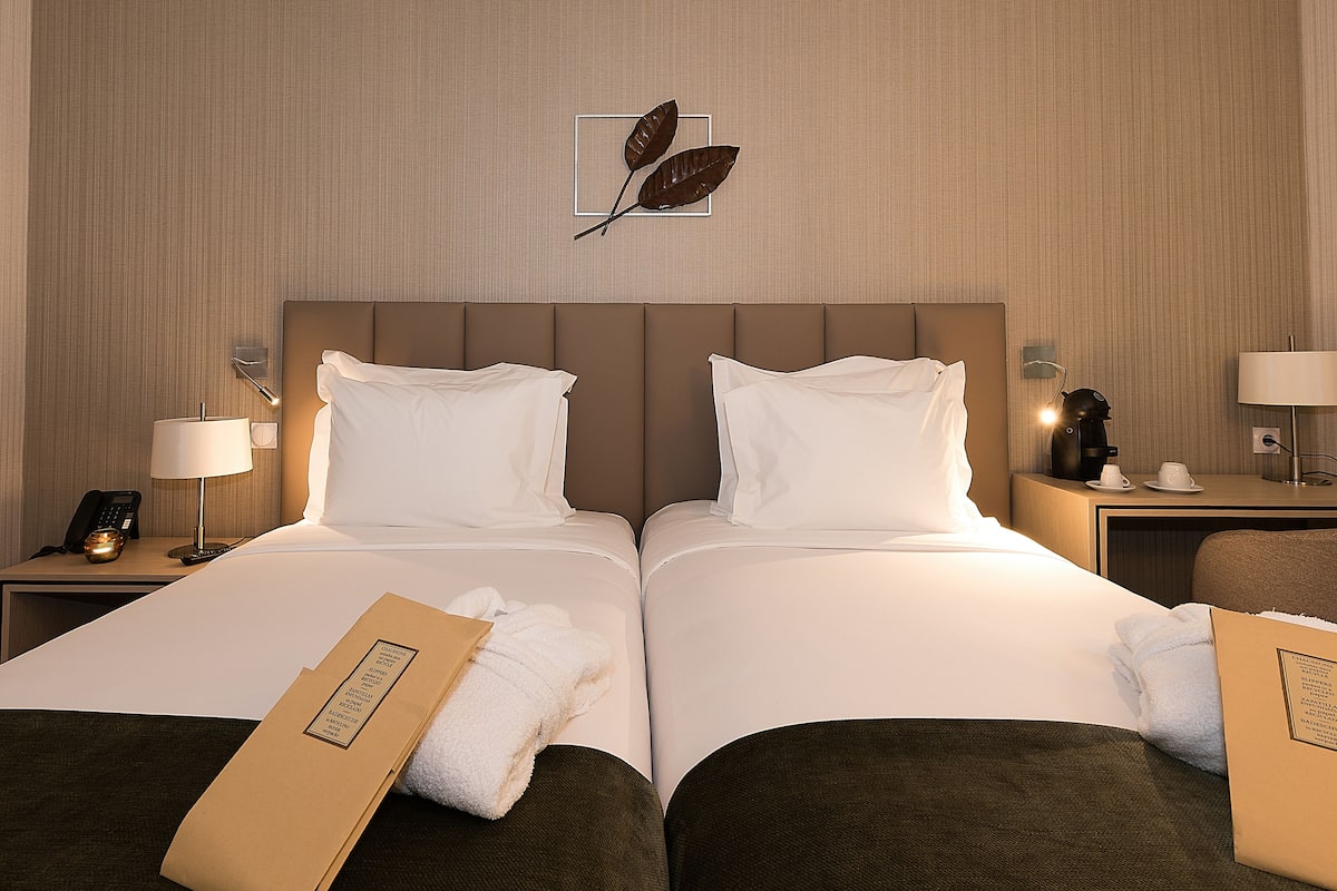 Camera Classic con 2 letti singoli | Biancheria da letto di alta qualità, copriletto in piuma