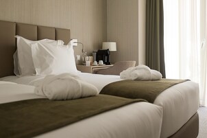 Superior Twin Room | Premium bedding, down comforters, memory foam beds, minibar