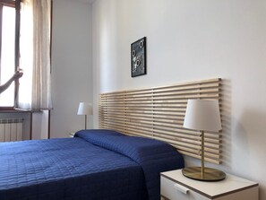 2 bedrooms, iron/ironing board, WiFi, bed sheets - Nice View - New House in the heart of the Siena (Siena)