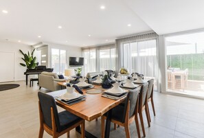 Dining - The Art House - 4pm check out on Sundays* (Rosebud)