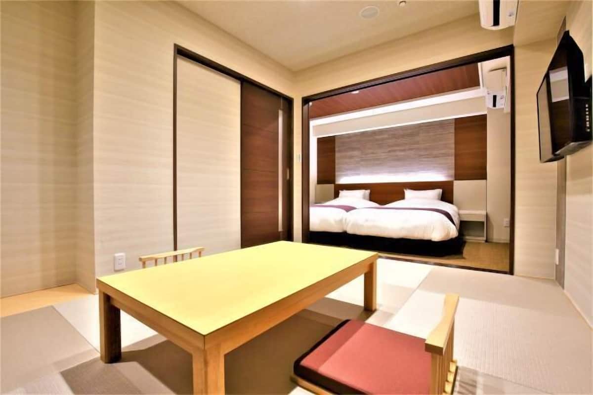 1 bedroom, in-room safe, desk, soundproofing