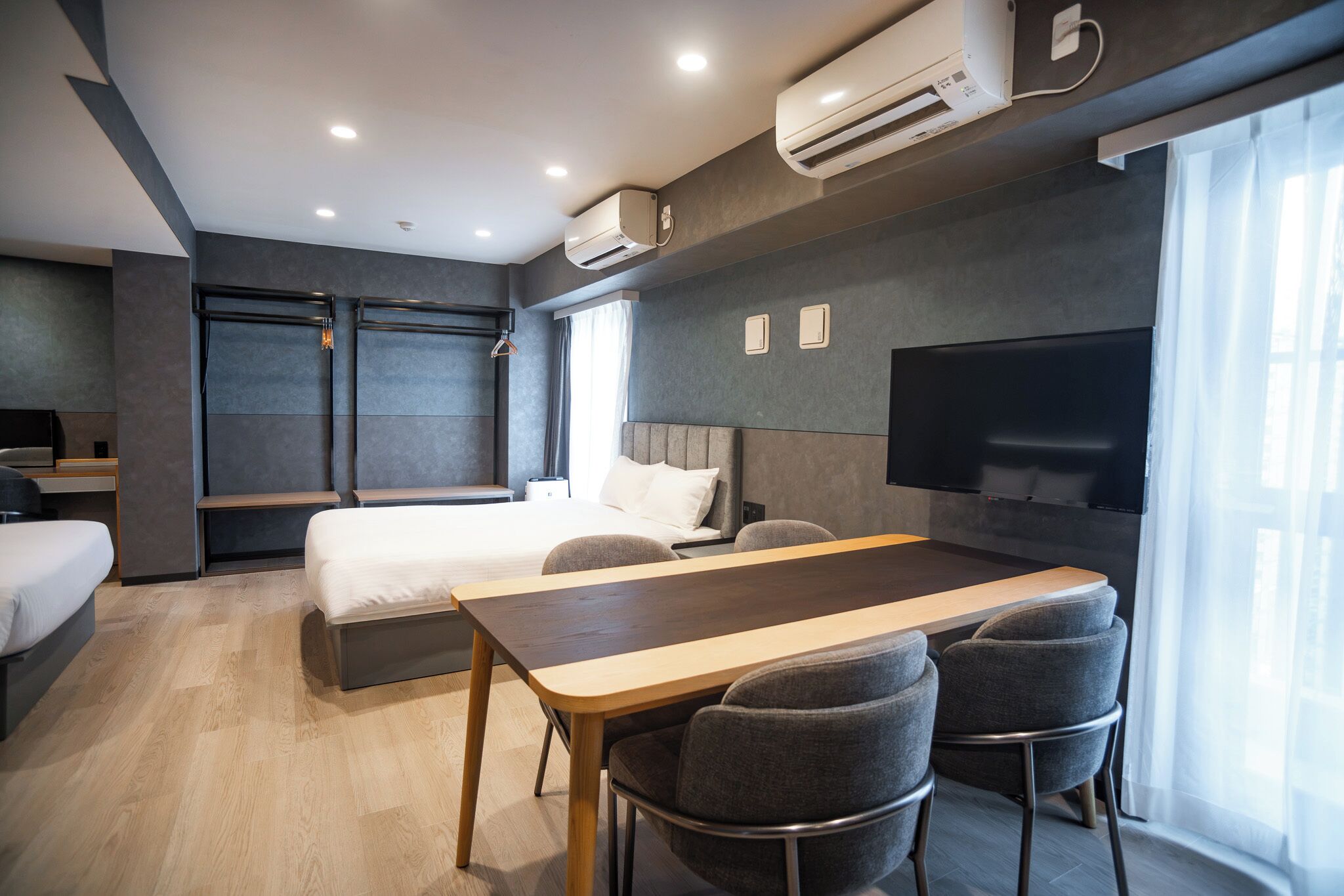Residence 40D | In-room safe, desk, soundproofing, iron/ironing board (on request)
