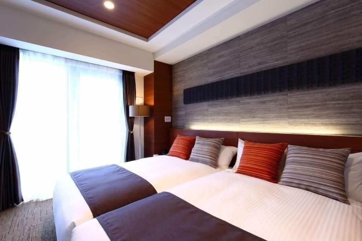 1 bedroom, in-room safe, desk, soundproofing