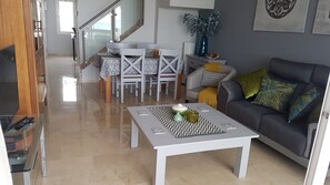 TV, books, stereo - Modern 2 Bed ,2 bathroom refurbished apartment , outstanding sea and golf views (Manilva)