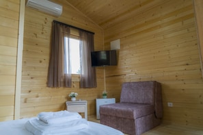 Desk, laptop workspace, soundproofing, free WiFi - Divine Garden Bugalows - Campsite (Ulcinj)