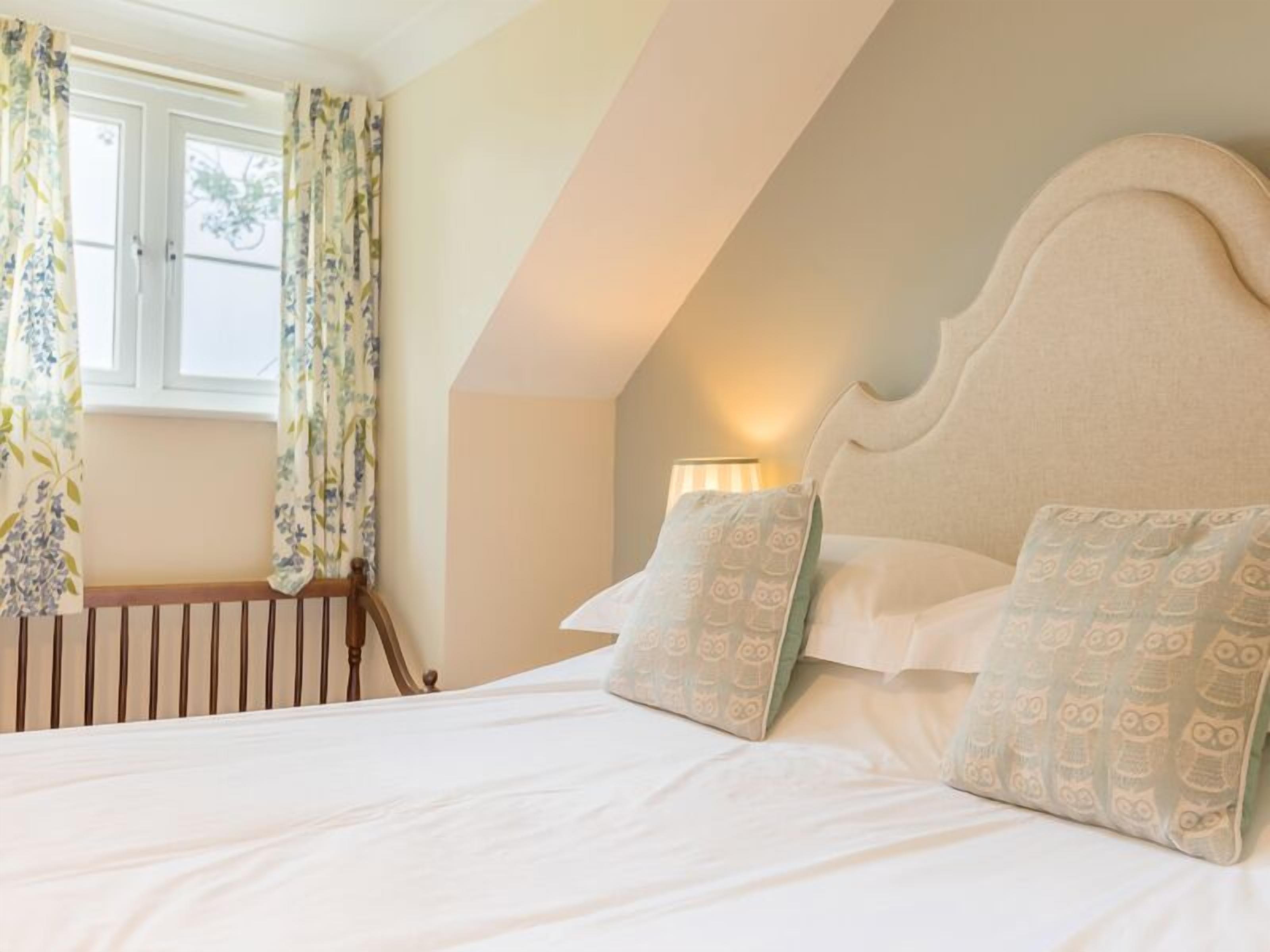 2 室のベッドルーム、アイロン / アイロン台、WiFi、ベッドシーツ