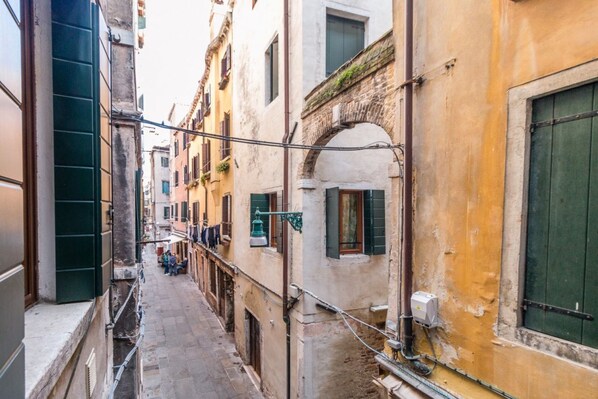 City-Apartment, 1 Schlafzimmer | Blick auf die Straße
