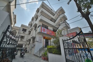 Façana frontal de l'allotjament