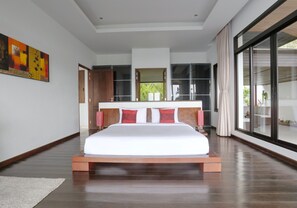 2 bedrooms, in-room safe, iron/ironing board, WiFi