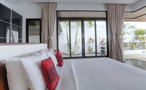 2 bedrooms, in-room safe, iron/ironing board, WiFi