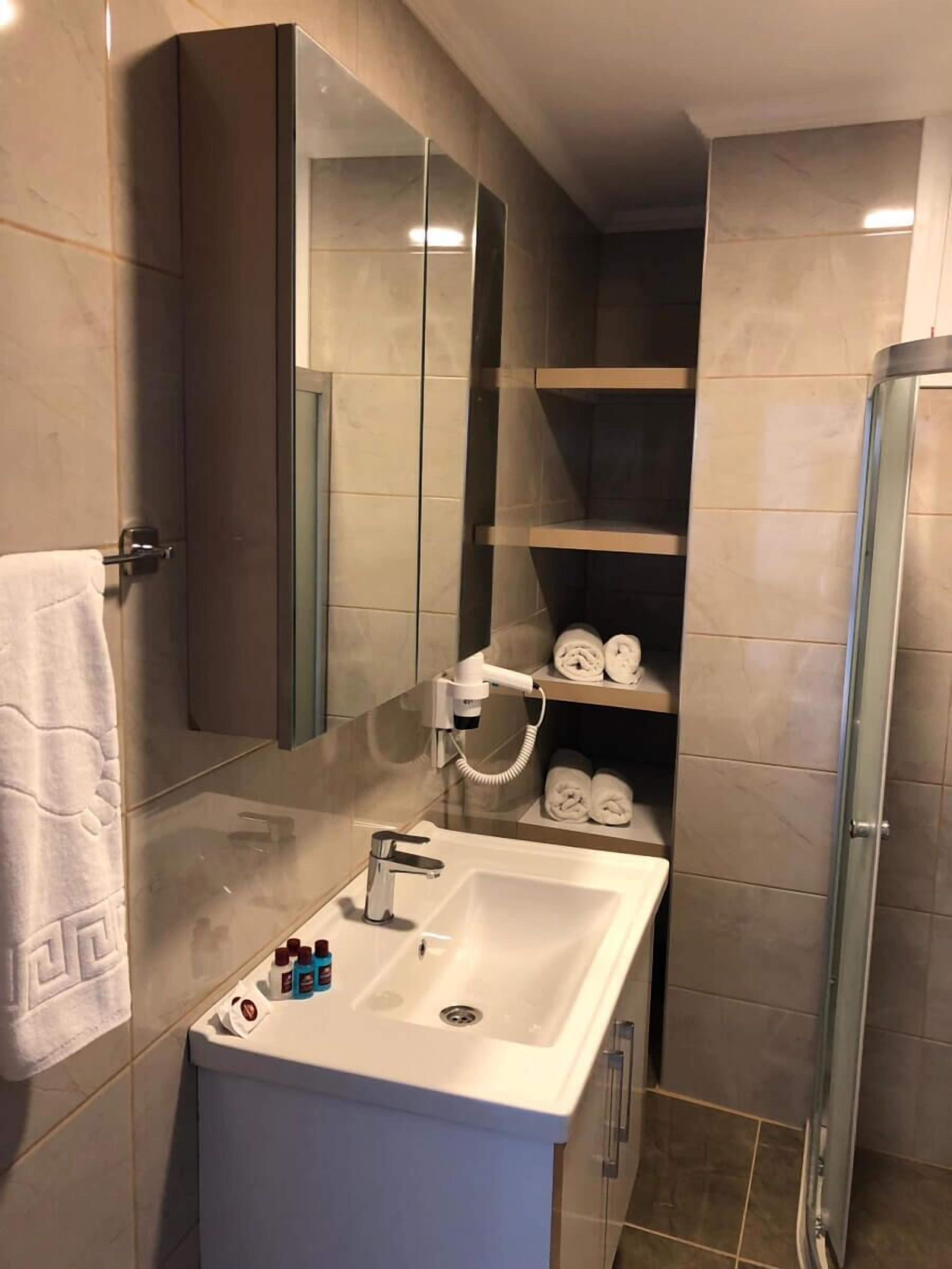 Wastafel kamar mandi