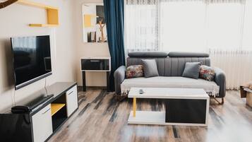 Estudio | Ropa de cama de alta calidad y escritorio