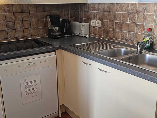 Fridge, microwave, dishwasher