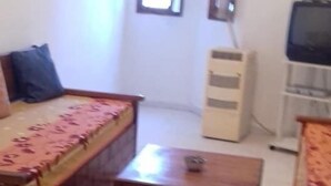 Unclassified image, 4 of 13, button - Il Tolipano (Bizerte)