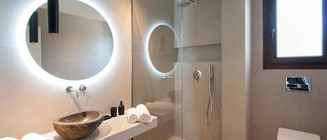 Family Duplex | Bathroom